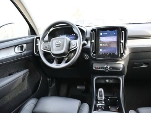 Certified 2025 Volvo XC40 B5 Plus image 16