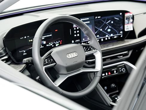 New 2025 Audi Q5 Premium image 9