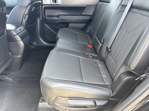 Used 2025 Hyundai Santa Fe SEL AWD/4WD image 16