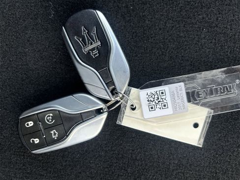 Used 2017 Maserati Levante image 20