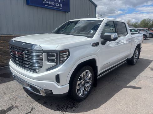 Used 2024 GMC Sierra 1500 Denali AWD/4WD image 2