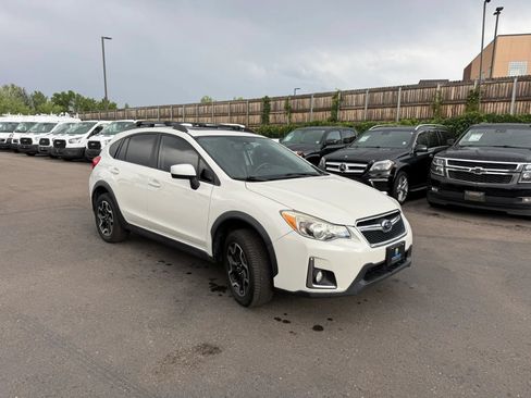 Used 2016 Subaru Crosstrek 2.0i Premium w/ Moonroof Package AWD/4WD image 7