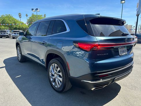 Used 2025 Buick Enclave Preferred FWD image 5