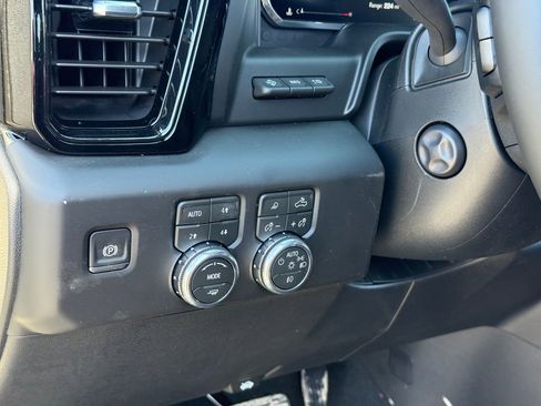 New 2026 GMC Sierra 1500 AT4 w/ AT4 Premium Package AWD/4WD image 18