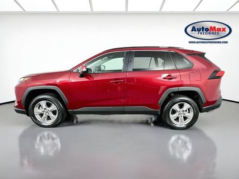 Used 2025 Toyota RAV4 XLE AWD/4WD image 8