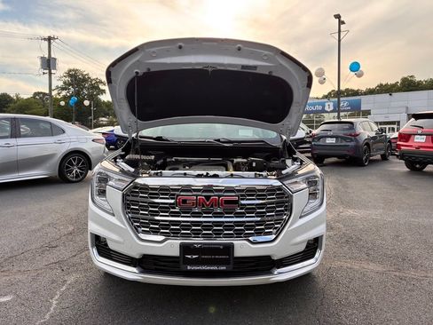 Used 2023 GMC Terrain Denali AWD/4WD image 10