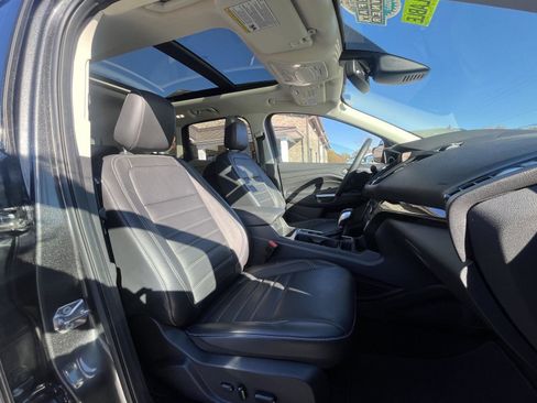 Used 2019 Ford Escape Titanium image 15