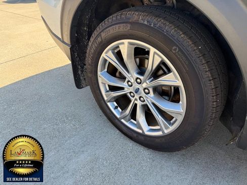 Used 2022 Ford Explorer Limited AWD/4WD image 23