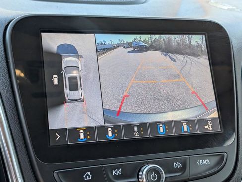 Used 2020 Chevrolet Equinox Premier w/ Premier True North Edition image 25