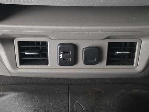 Used 2022 Chevrolet Silverado 1500 LT AWD/4WD image 26