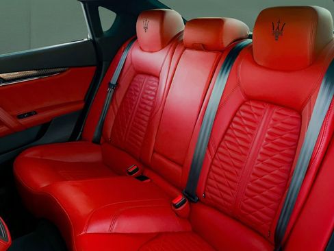 Used 2022 Maserati Quattroporte Modena RWD image 18
