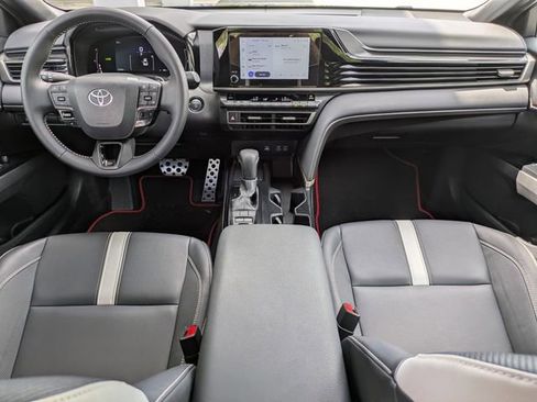 Used 2025 Toyota Camry SE image 16