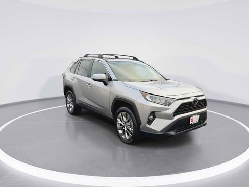 Certified 2019 Toyota RAV4 XLE Premium image 2