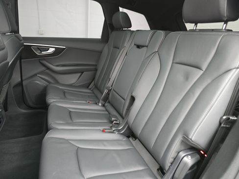 Used 2025 Audi Q7 2.0T Premium image 15