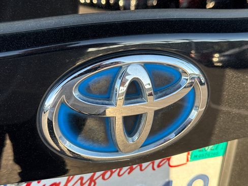 Used 2013 Toyota Prius Four image 15