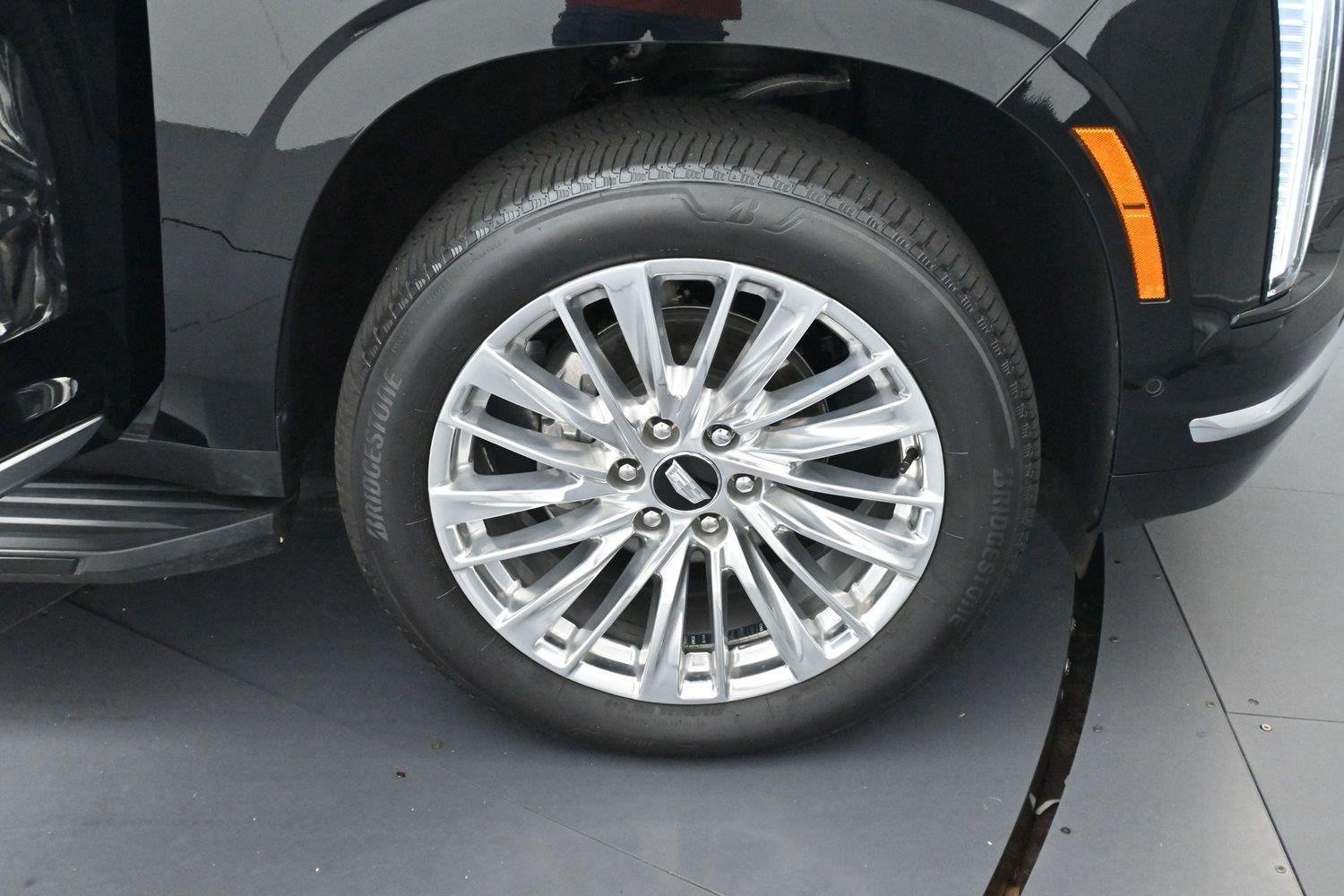 Certified 2025 Cadillac Escalade Premium Luxury AWD/4WD image 41