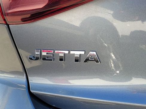 Used 2018 Volkswagen Jetta Wolfsburg Edition image 25