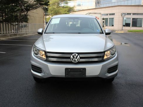 Used 2017 Volkswagen Tiguan S FWD image 3