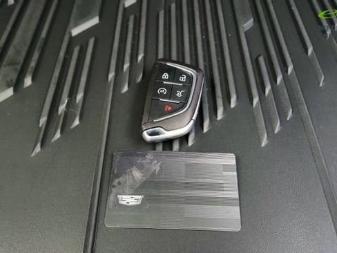Used 2025 Cadillac Lyriq Luxury w/ LPO, Floor Liner Package RWD image 60