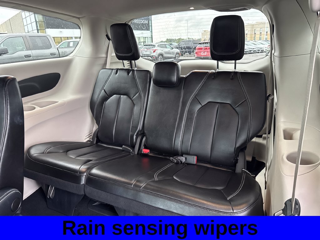 Used 2023 Chrysler Pacifica Touring-L FWD image 24