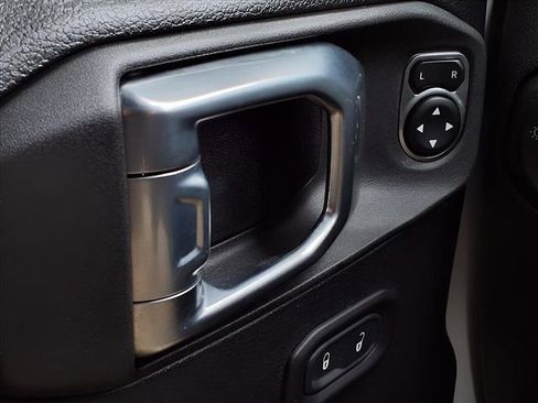 Used 2021 Jeep Wrangler Unlimited Rubicon image 24