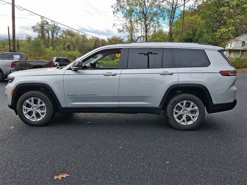 Used 2023 Jeep Grand Cherokee L Limited image 7