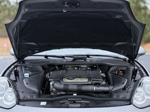 Used 2018 Porsche Cayenne Platinum Edition image 50