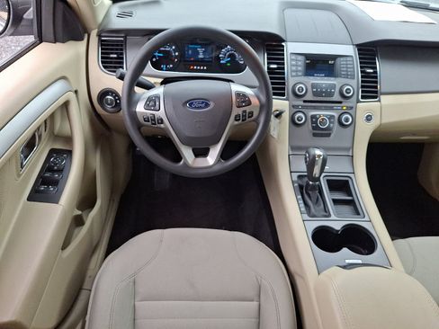 Used 2017 Ford Taurus SE image 12