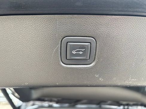 Used 2022 Chevrolet Blazer LT image 24