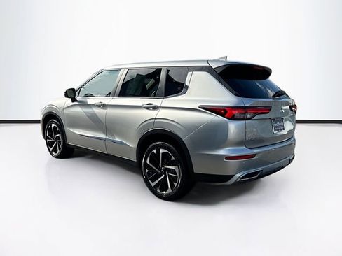 Used 2022 Mitsubishi Outlander SE image 7