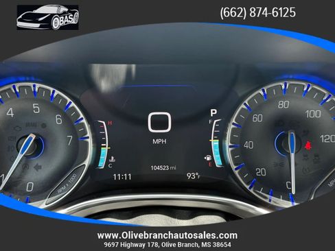 Used 2017 Chrysler Pacifica Limited FWD image 19