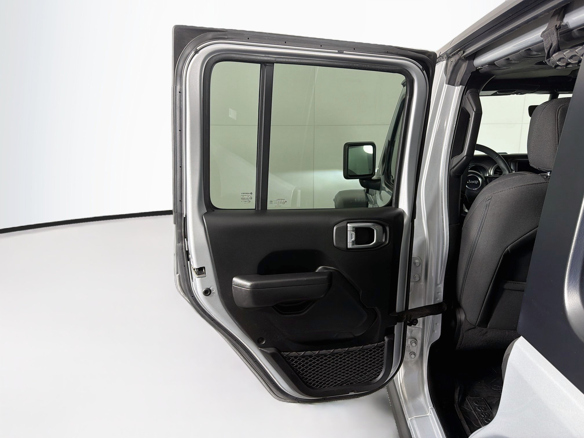 Used 2023 Jeep Wrangler Unlimited w/ Cold Weather Group AWD/4WD image 26