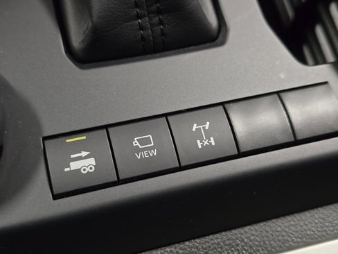 Used 2024 Toyota Tacoma TRD Off-Road image 10