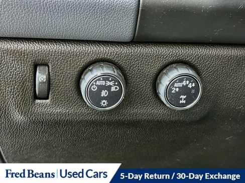Used 2021 Chevrolet Colorado Z71 AWD/4WD image 16
