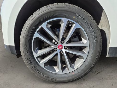 Used 2017 Jaguar F-PACE Premium image 10