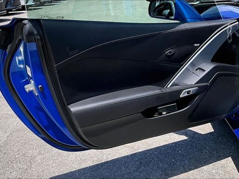 Used 2019 Chevrolet Corvette Stingray Coupe w/ 1LT RWD image 23