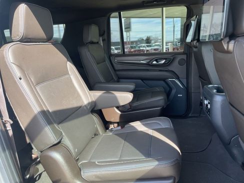 Used 2024 GMC Yukon XL Denali w/ Advanced Technology Package image 30