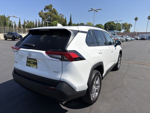 Used 2025 Toyota RAV4 XLE FWD image 8