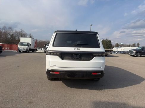 New 2026 Jeep Grand Wagoneer L Summit w/ Premium Group III AWD/4WD image 4