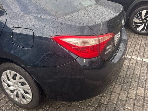 Used 2018 Toyota Corolla LE FWD image 13