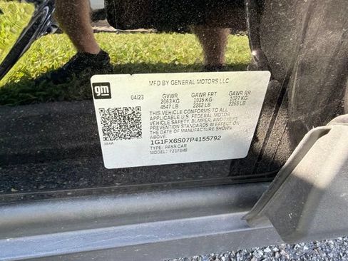 Used 2023 Chevrolet Bolt LT w/ Infotainment Package FWD image 11