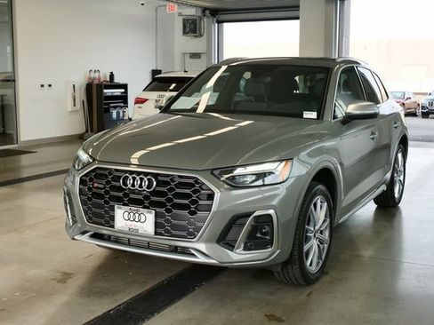 Used 2023 Audi SQ5 Premium Plus w/ Premium Plus Package image 3