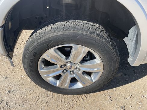 Used 2019 Ford F150 Platinum w/ Equipment Group 701A Luxury AWD/4WD image 9