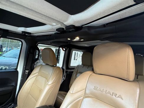 Used 2019 Jeep Wrangler Unlimited Sahara image 30