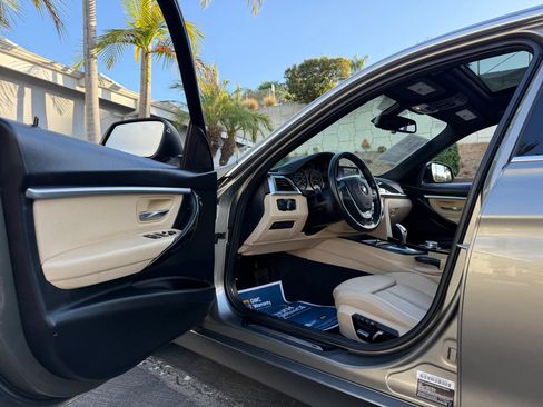 Used 2018 BMW 330i Sedan w/ Convenience Package RWD image 8