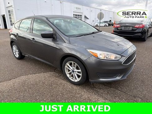 Used 2018 Ford Focus SE image 2