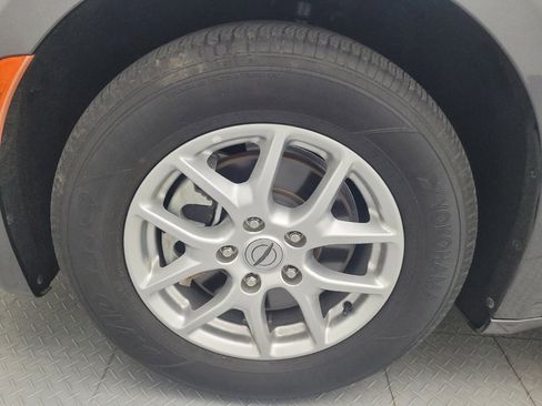 Used 2023 Chrysler Voyager LX FWD image 31