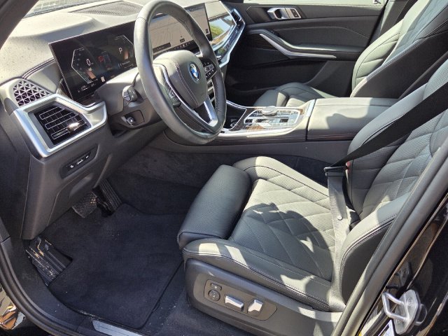 Used 2024 BMW X5 xDrive50e w/ Parking Assistance Package AWD/4WD image 10