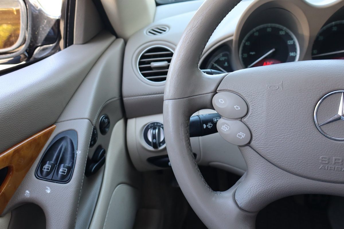 Used 2003 Mercedes-Benz SL 500 image 14