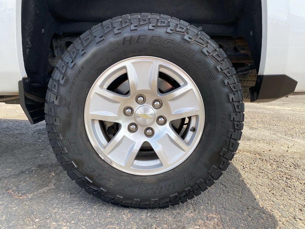 Used 2018 Chevrolet Silverado 1500 LT w/ All Star Edition RWD image 19